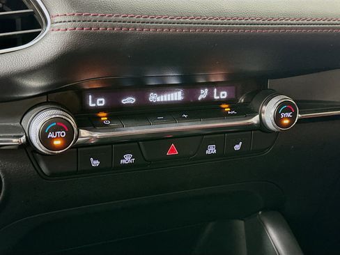 Used 2023 MAZDA MAZDA3 s image 22