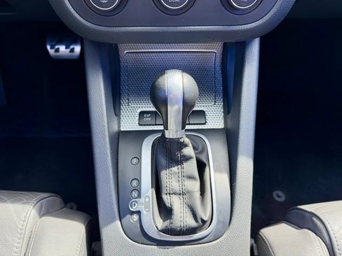 Used 2008 Volkswagen R32 AWD/4WD image 35