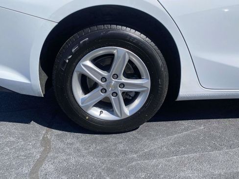 Used 2025 Chevrolet Malibu LS FWD image 9