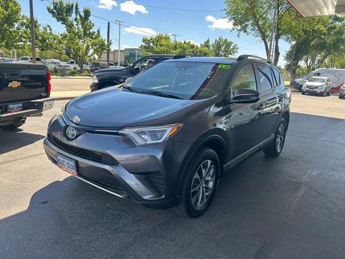 Used 2018 Toyota RAV4 LE AWD/4WD image 24