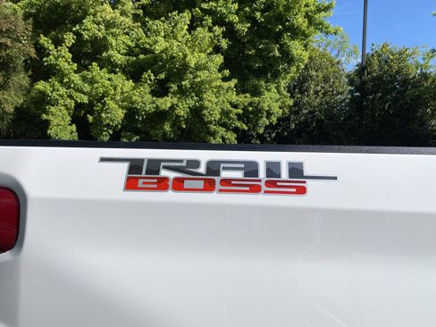 New 2026 Chevrolet Silverado 1500 Custom Trail Boss w/ LPO, Dark Essentials Package AWD/4WD image 38