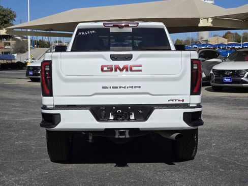 Certified 2025 GMC Sierra 2500 AT4 w/ Technology Package image 5