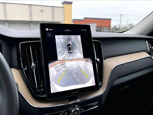 Used 2026 Volvo XC60 B5 Ultra w/ Climate Package image 23