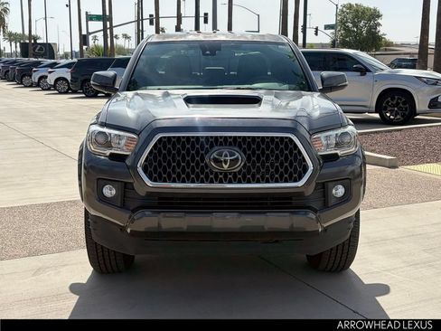 Used 2019 Toyota Tacoma TRD Sport AWD/4WD image 9