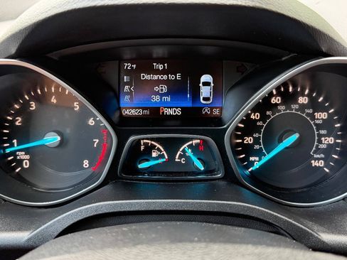 Used 2018 Ford Escape SE w/ Ford Safe & Smart Package AWD/4WD image 15