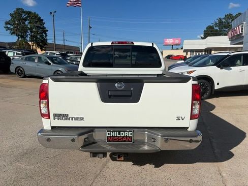 Used 2014 Nissan Frontier SV w/ SV Value Truck Package RWD image 7