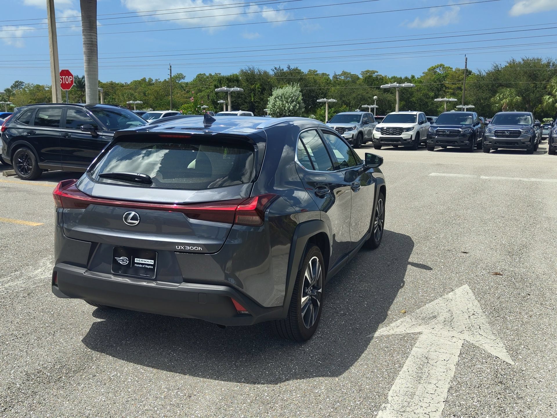 Used 2025 Lexus UX 300h FWD w/ Accessory Package (Z2) image 5