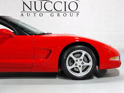 Used 2004 Chevrolet Corvette Convertible w/ Preferred Equipment Group RWD image 50