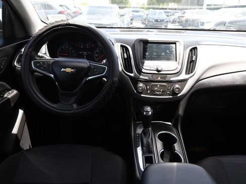 Used 2019 Chevrolet Equinox LS FWD image 19