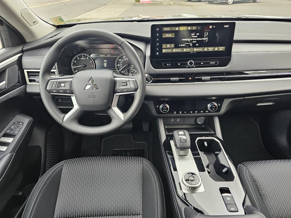 New 2026 Mitsubishi Outlander ES AWD/4WD image 13