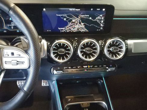 Used 2022 Mercedes-Benz GLB 35 AMG 4MATIC image 28