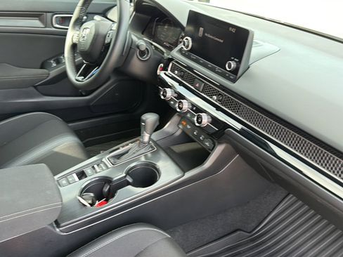 Used 2025 Honda Civic Sport image 11