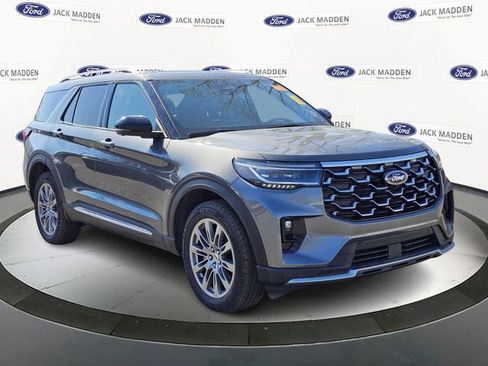 Certified 2025 Ford Explorer Platinum AWD/4WD image 7