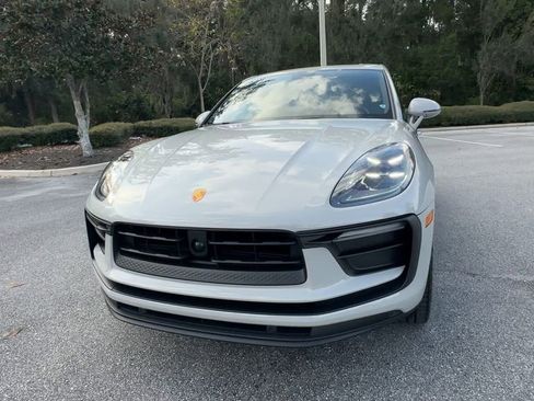 Used 2023 Porsche Macan image 3
