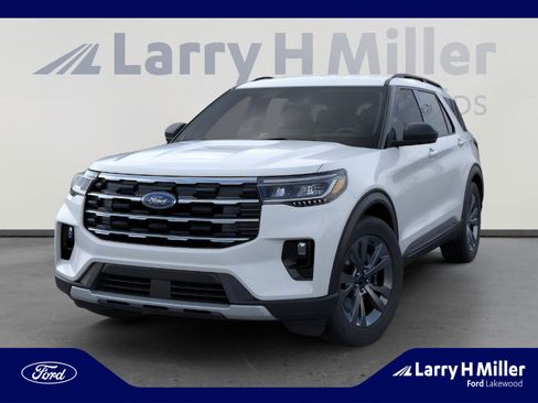 New 2026 Ford Explorer Active w/ Active Comfort Package image 2