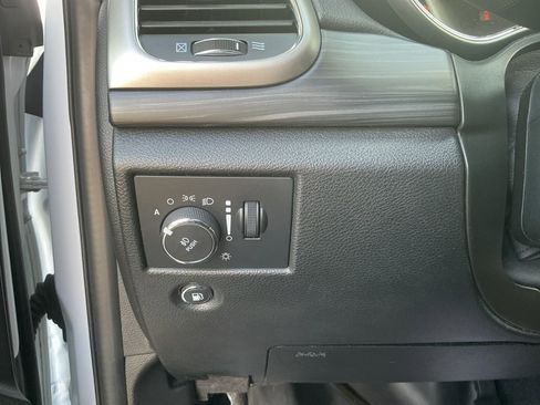 Used 2022 Jeep Grand Cherokee Laredo X image 19