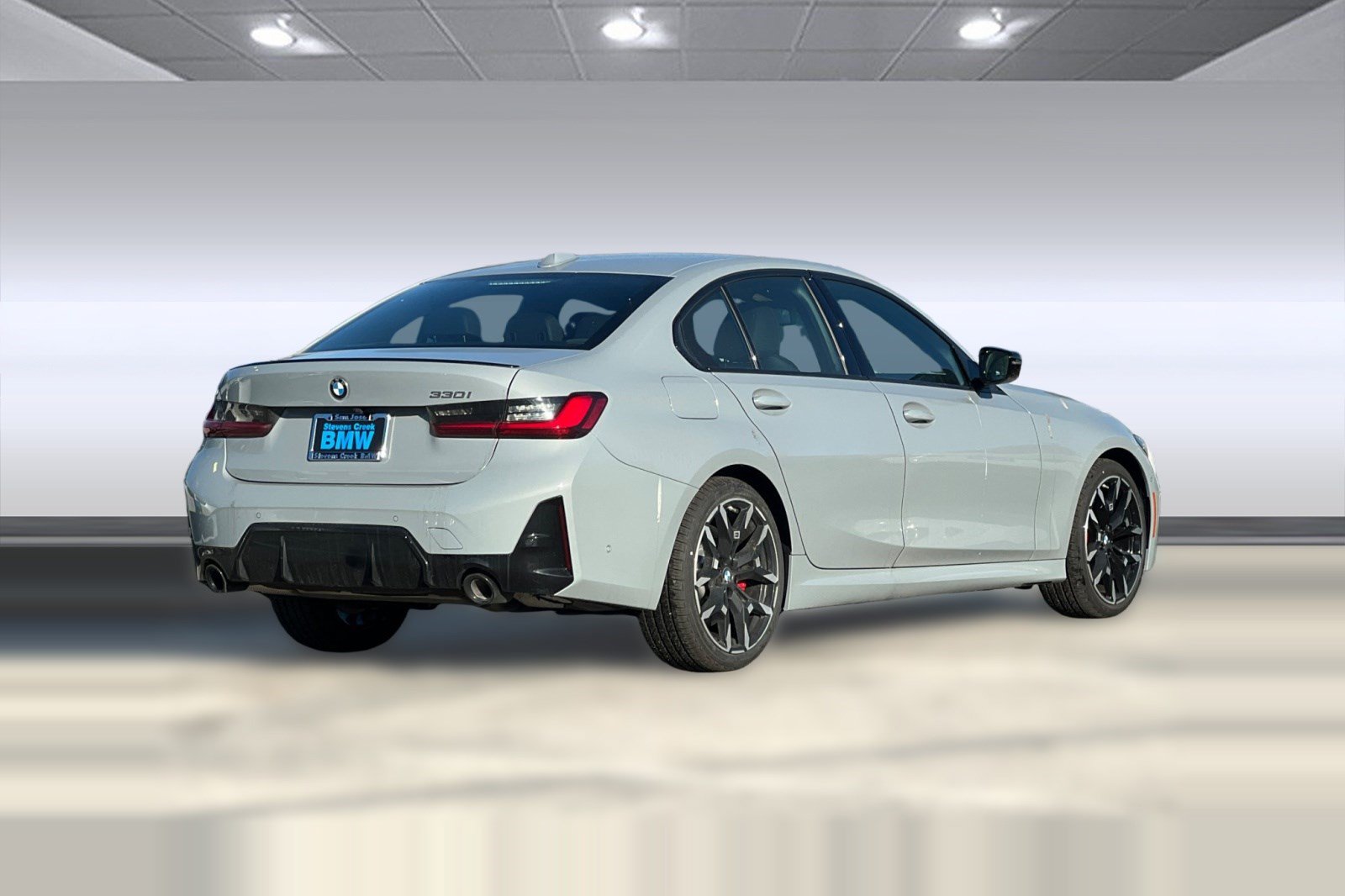 Used 2026 BMW 330i Sedan w/ M Sport Package RWD image 9