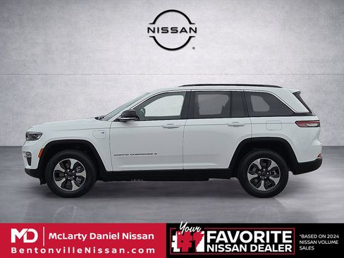 Used 2024 Jeep Grand Cherokee Limited 4xe AWD/4WD image 3