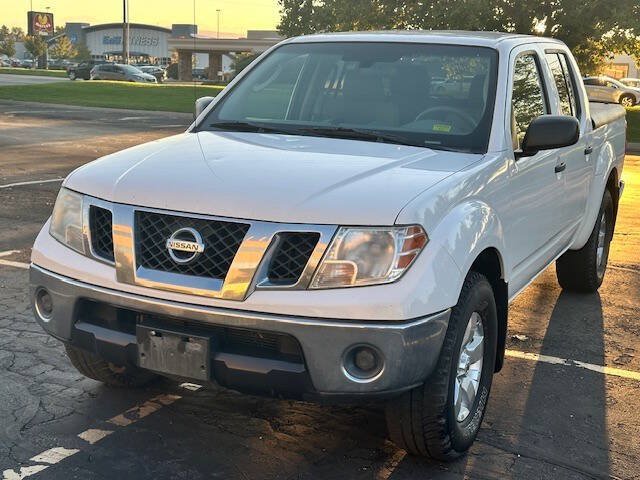 Used 2009 Nissan Frontier SE w/ SE Value Truck Pkg AWD/4WD image 2