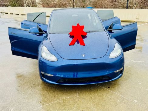 Used 2023 Tesla Model Y Performance AWD/4WD image 21