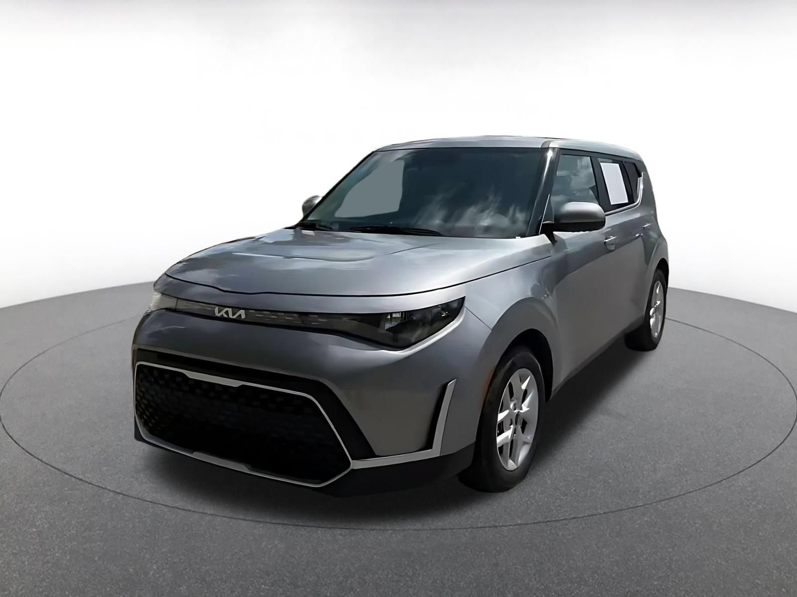 Used 2025 Kia Soul LX w/ LX Technology Package FWD image 6