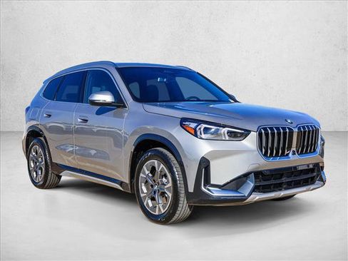 Used 2026 BMW X1 xDrive28i AWD/4WD image 3