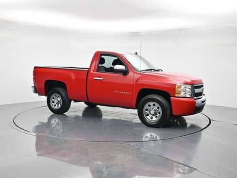 Used 2009 Chevrolet Silverado 1500 W/T w/ LS Package RWD image 3