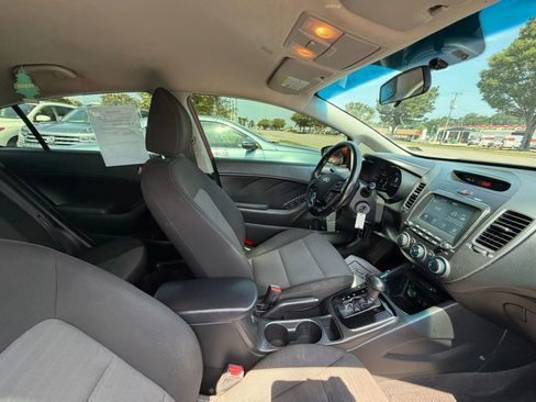 Used 2018 Kia Forte S FWD image 16