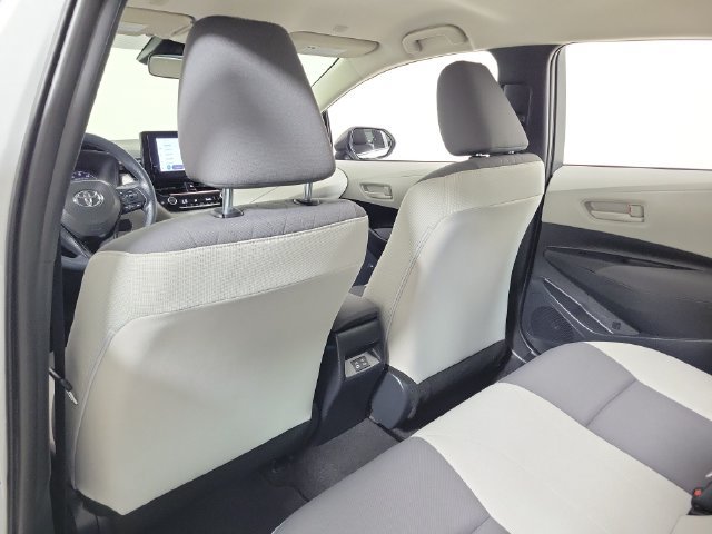 Used 2025 Toyota Corolla LE FWD image 11