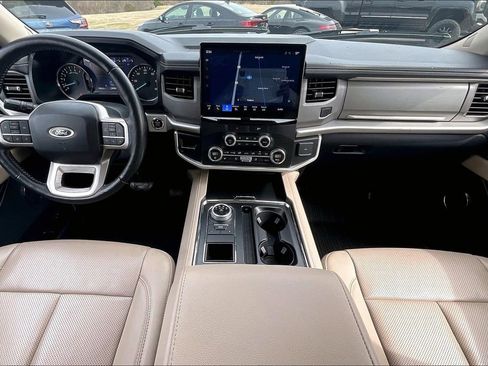 Used 2022 Ford Expedition Max XLT RWD image 9