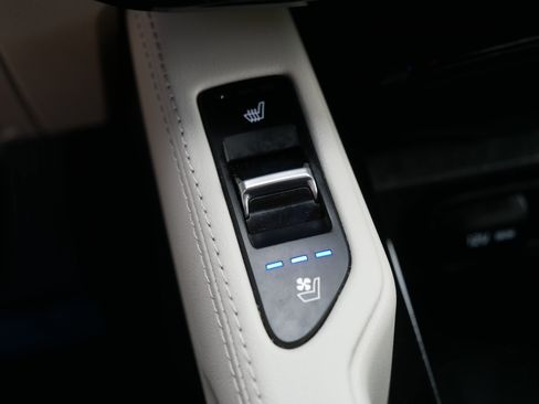 Used 2024 Kia Telluride EX w/ EX Captain's Chair Package AWD/4WD image 33