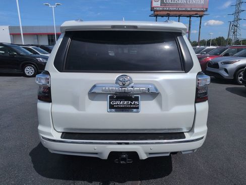 Certified 2022 Toyota 4Runner Limited AWD/4WD image 4