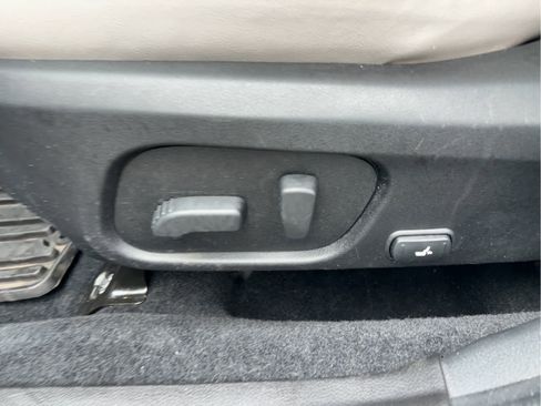 Used 2018 Subaru Forester 2.5i Limited w/ Popular Package #3B image 9