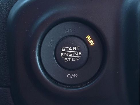 Used 2023 Jeep Wrangler Sport image 17