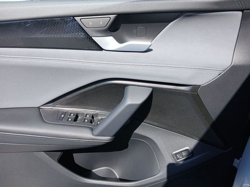 New 2026 Volkswagen Tiguan SE R-Line AWD/4WD image 11