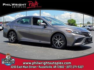 Used 2023 Toyota Camry SE image 1