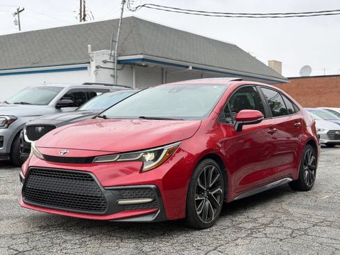 Used 2020 Toyota Corolla SE w/ SE Premium Package FWD image 3