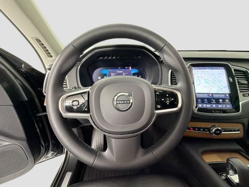 Certified 2023 Volvo XC90 B5 Plus w/ Protection Package Premier image 12