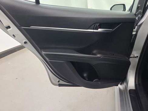 Used 2024 Toyota Camry SE image 19