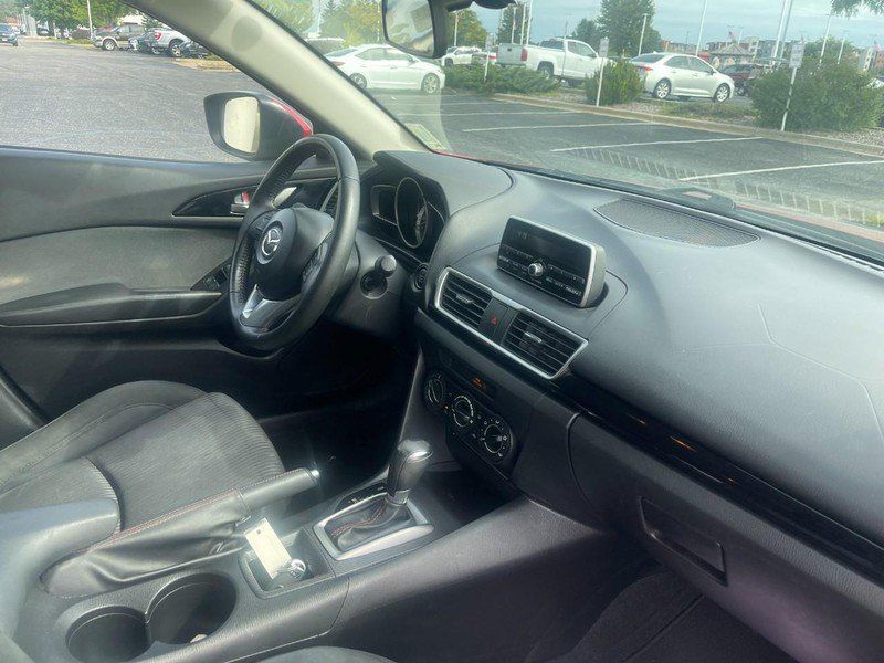 Used 2014 MAZDA MAZDA3 i Touring FWD image 2