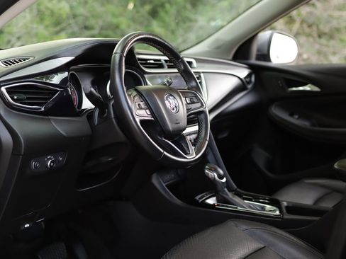 Used 2020 Buick Encore GX Essence w/ Experience Buick Package FWD image 9