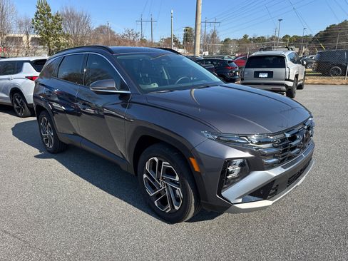 Certified 2025 Hyundai Tucson Limited image 3