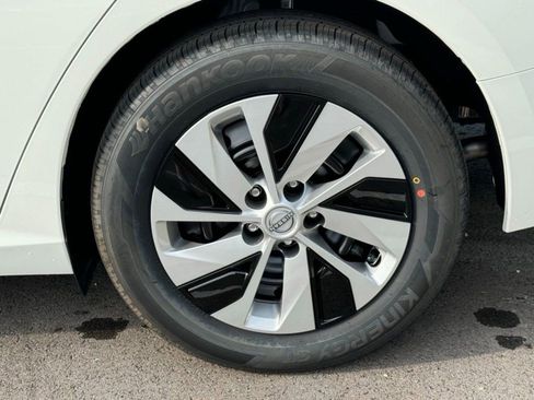 Certified 2025 Nissan Altima 2.5 S image 9