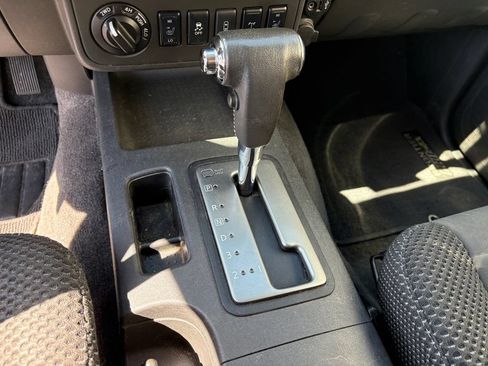 Used 2018 Nissan Frontier PRO-4X AWD/4WD image 23