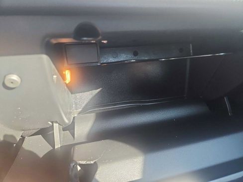 Used 2010 Volkswagen Beetle 2.5L Convertible image 17