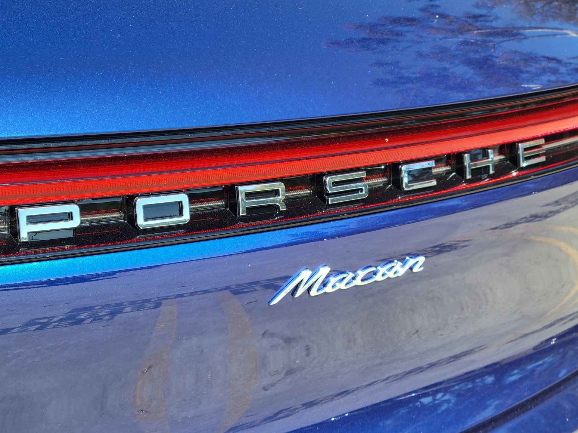 Used 2026 Porsche Macan Turbo AWD/4WD image 31
