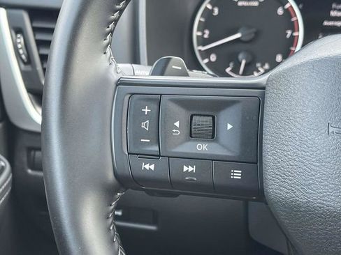 Used 2025 Nissan Rogue SV image 24