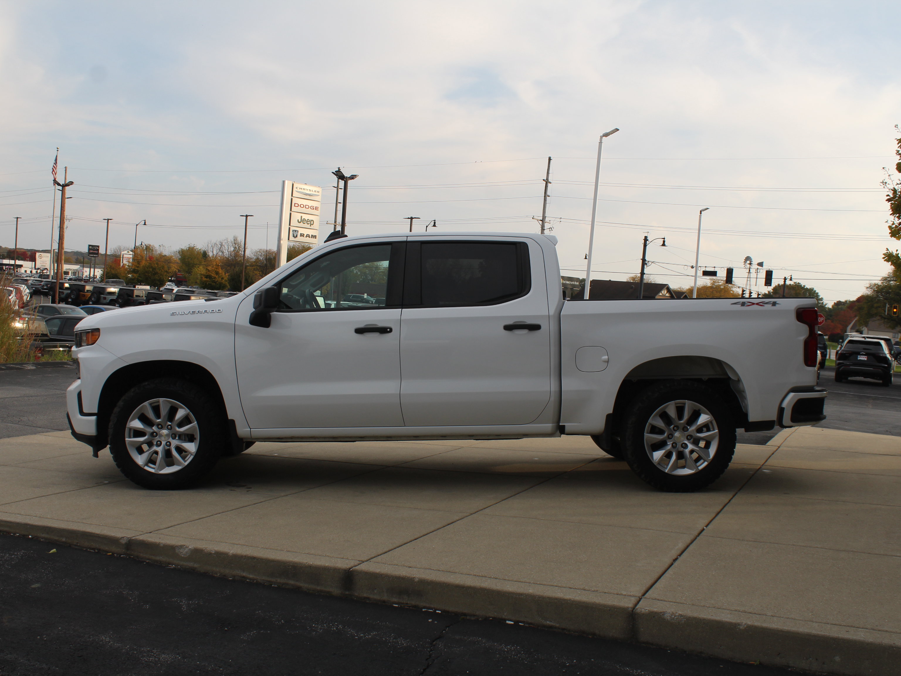 Used 2021 Chevrolet Silverado 1500 Custom AWD/4WD image 9