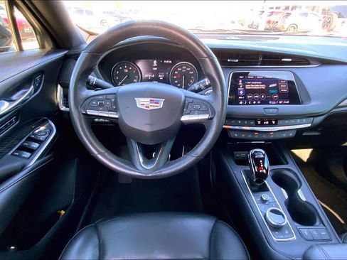 Used 2022 Cadillac XT4 Sport image 12