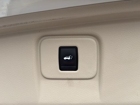 Used 2017 Nissan Murano Platinum w/ Platinum Technology Package AWD/4WD image 25